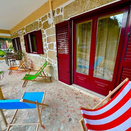 Esteves Avec Piscine Proche Braga Parking-terrasse & Calme 別荘