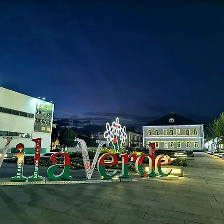 Esteves Avec Piscine Proche Braga Parking-terrasse & Calme ヴィーラ・ヴェルデ