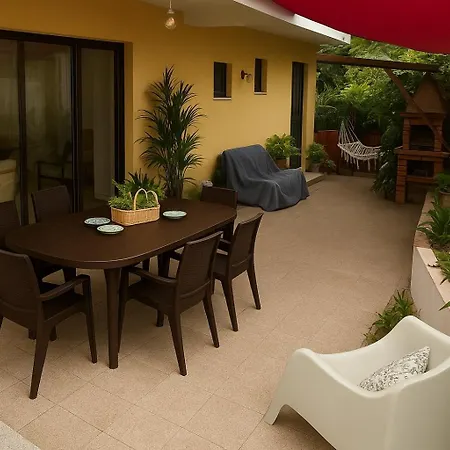 Esteves Avec Piscine Proche Braga Parking-terrasse & Calme Nyaraló *