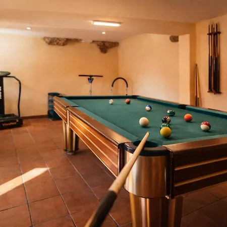 Esteves Avec Piscine Proche Braga Parking-terrasse & Calme 別荘